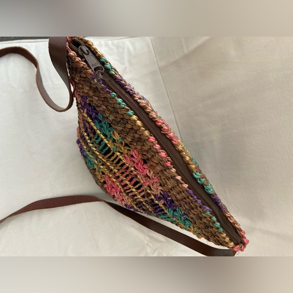 Colorful Woven Straw Small Summer Crossbody Basket Handbag Made in Philippines - Picture 4 of 13